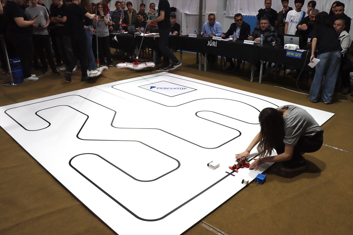 Kırklareli'nde mimARTech'26 Teknoloji Sergisi ve Robot Yarışması yapıldı