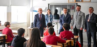 Kırklareli Valisi Turan, okul ziyaretlerine devam ediyor
