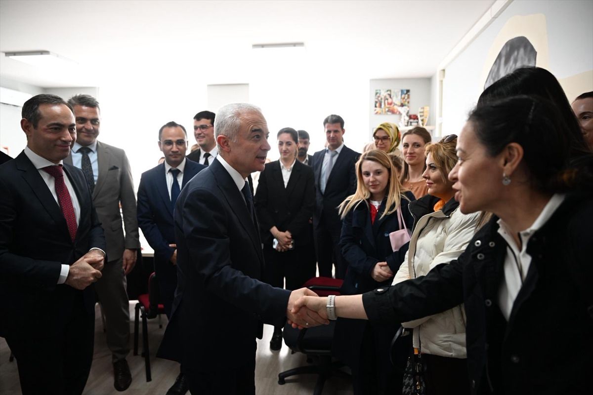 Kırklareli Valisi Turan, okul ziyaretlerini sürdürüyor
