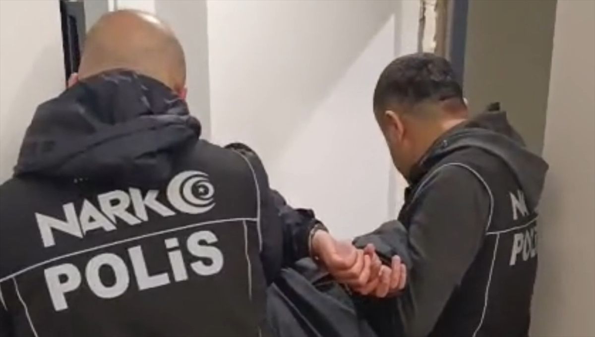 Kırmızı bültenle aranan yabancı uyruklu uyuşturucu kaçakçısı Mersin'de yakalandı