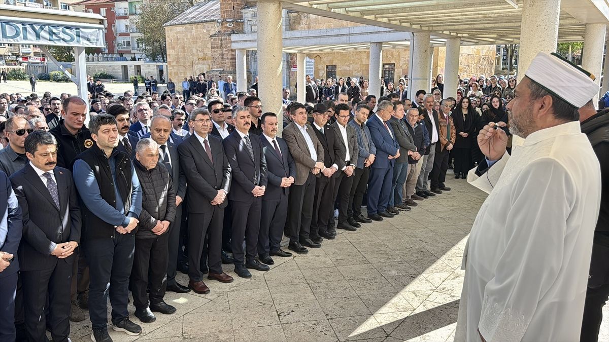 Kırşehir'de nefes borusuna çilek kaçan 2,5 yaşındaki çocuk hayatını kaybetti
