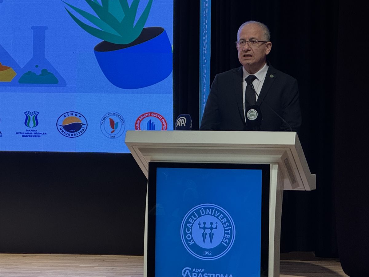 Kocaeli'de düzenlenen "Bilimsel Araştırmalar Öğrenci Kongresi" sona erdi