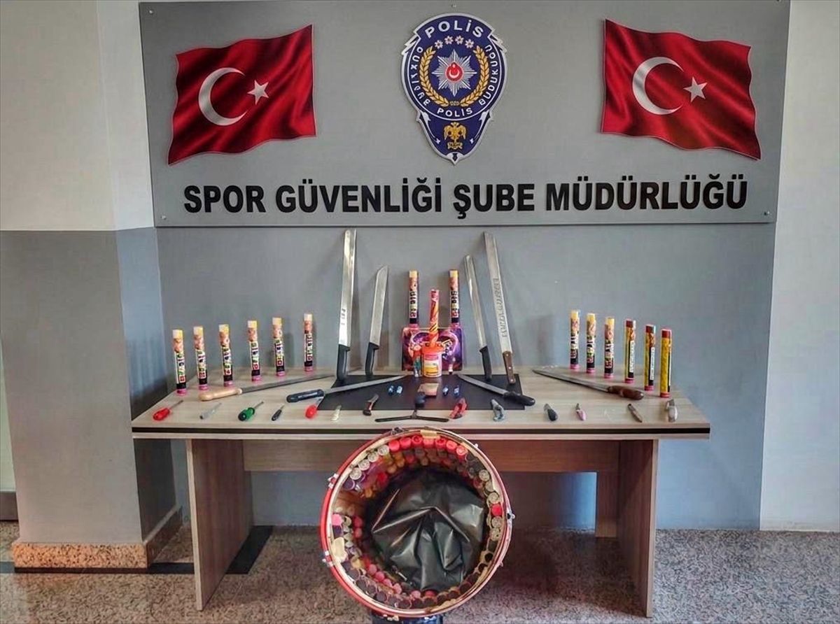 Kocaelispor-Göztepe maçında 7 taraftar hakkında işlem yapıldı