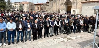Konya ve çevre illerde Kahramanmaraş'taki okul saldırısında ölenler için gıyabi cenaze namazı kılındı