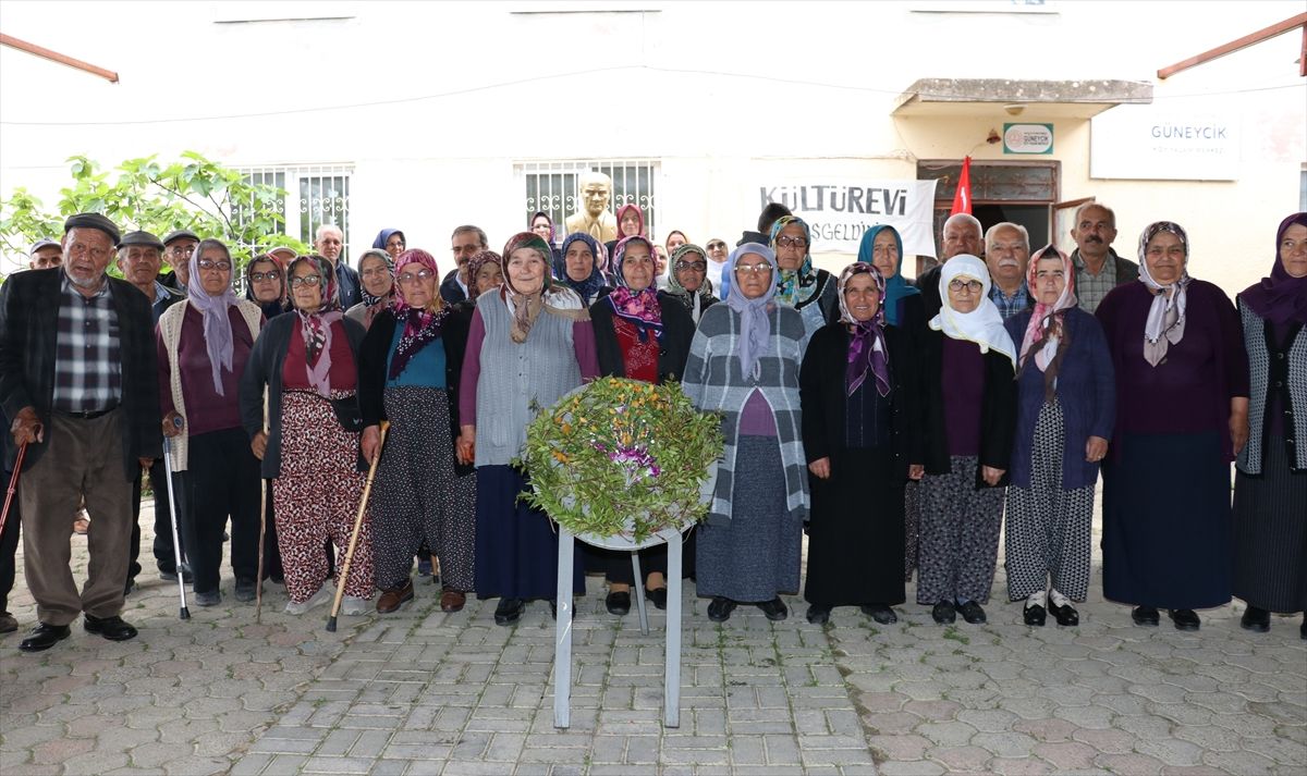 Köy sakinleri mezun oldukları okulda yarım asır sonra 23 Nisan coşkusu yaşadı