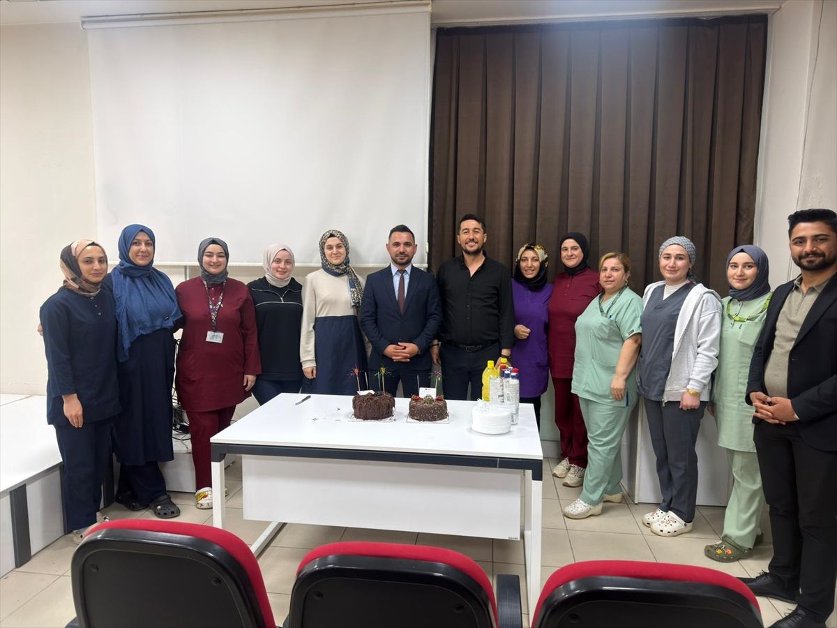 Kozluk'ta Dünya Ebeler Günü kutlandı