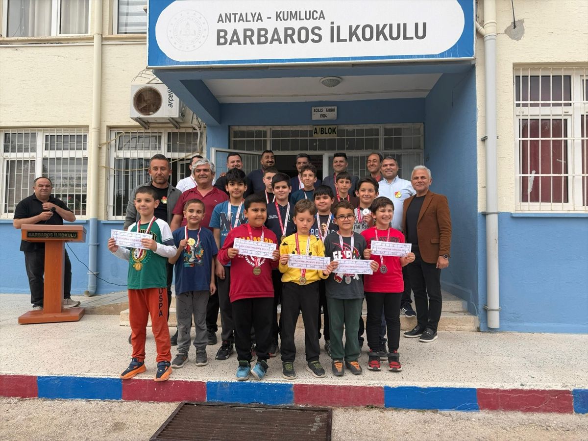 Kumluca'da hızlı satranç turnuvası düzenlendi