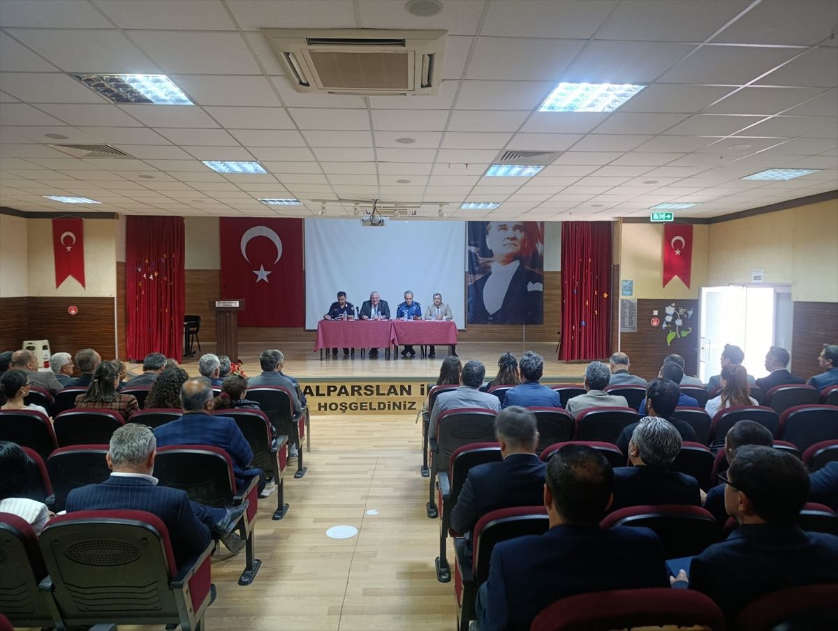 Kumluca'da okul güvenliği toplantısı gerçekleştirildi
