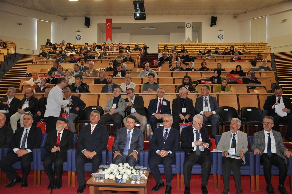 Kütahya'da 'Dijital Çağda Kur'an ve Tefsir' çalıştayı düzenlendi