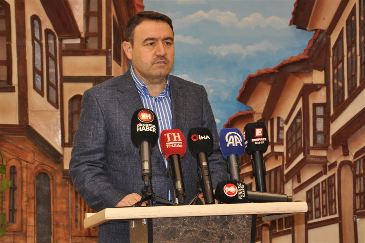 Kütahya Valisi Işın kentteki bir trafik kazasına ilişkin iddialarla ilgili açıklamada bulundu