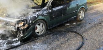 Ladik'te seyir halindeki otomobil yangın sonucu kullanılamaz hale geldi