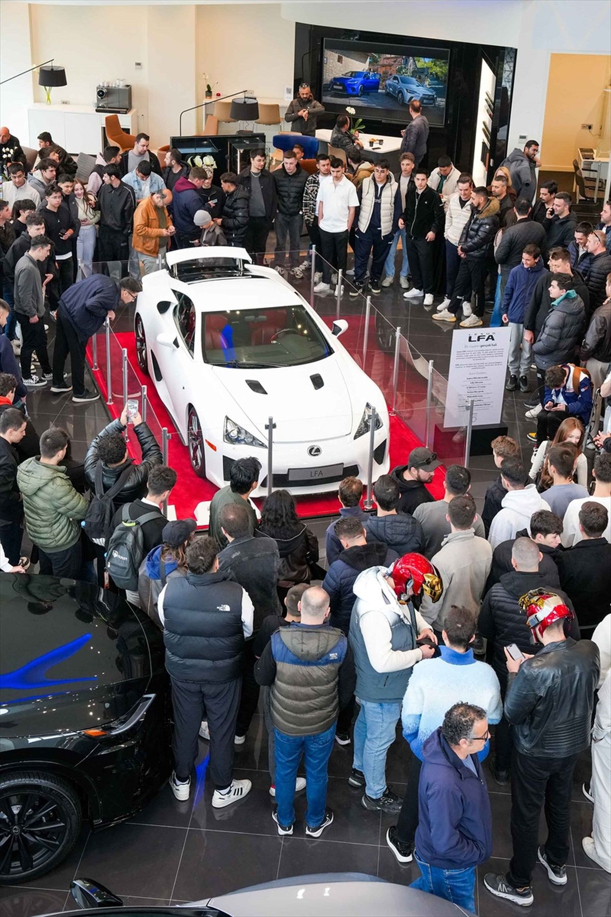 Lexus, Türkiye'deki 10. yılında tur gerçekleştiriyor
