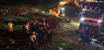 Malatya'da otobüsün şarampole devrilmesi sonucu 4 kişi öldü, 15 kişi yaralandı