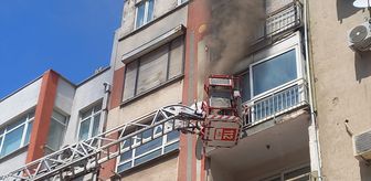 Manisa'da apartmanda çıkan yangında bir kişi yaralandı, mahsur kalan görme engelli merdivenle kurtarıldı