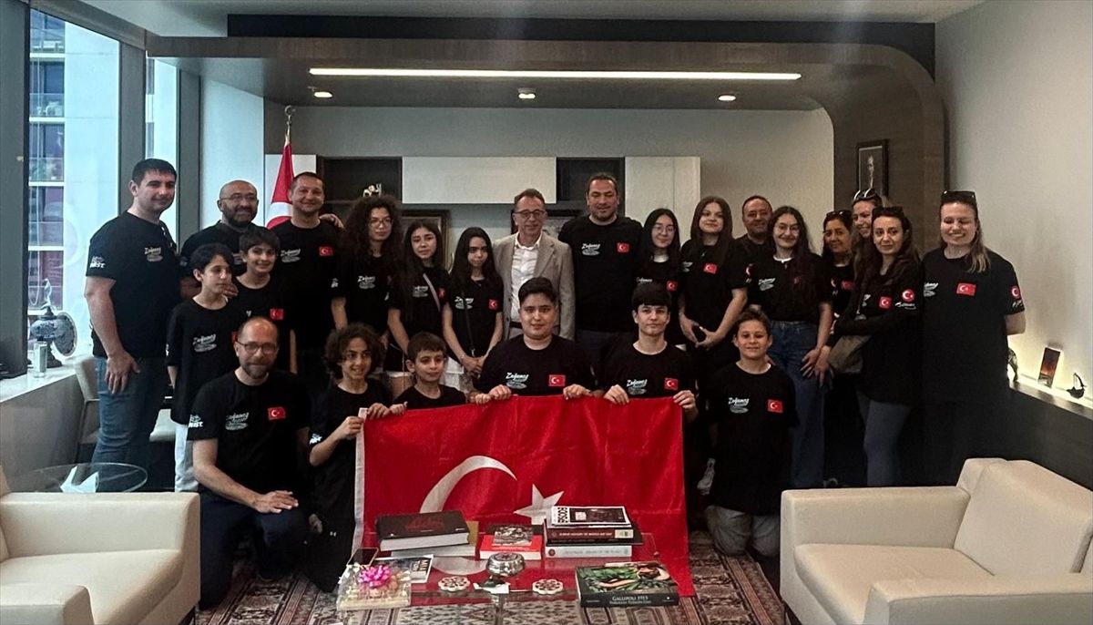 Manisalı robot takımı ABD'deki dünya şampiyonasında mücadele edecek