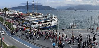 Marmaris'te dünya çocukları 'barış' için fidan dikti