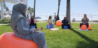 Mersin'de anneler ve anne adayları sahilde egzersiz yaptı
