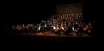 Mersin'de 'Carmina Burana' sahne kantatı sanatseverlerle buluştu