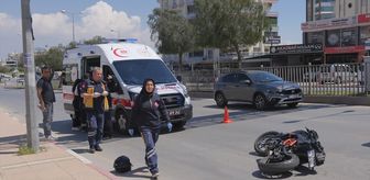 Mersin'de devrilen motosikletteki 2 kişi yaralandı