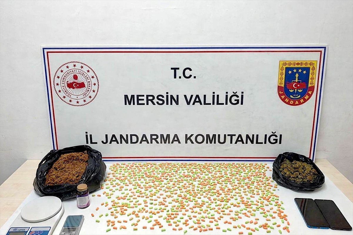 Mersin'de uyuşturucu ticareti yaptıkları iddiasıyla yakalanan 2 zanlıdan 1'i tutuklandı