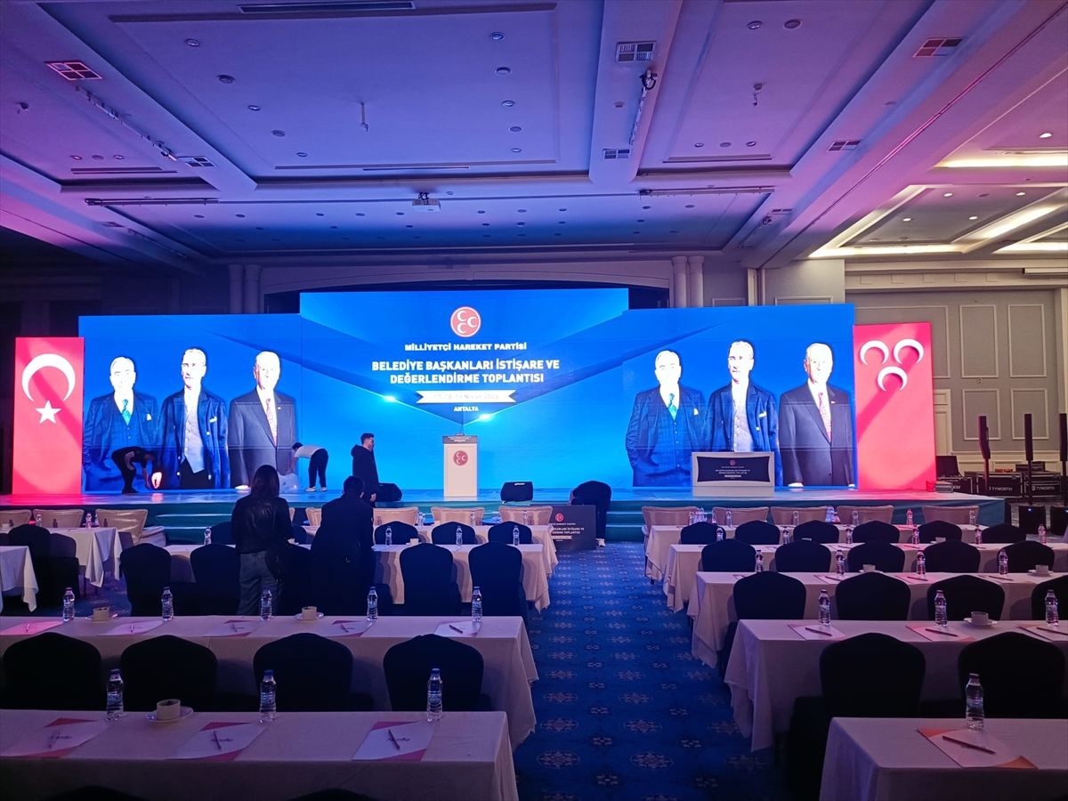 MHP'nin belediye başkanları istişare ve değerlendirme kampı Antalya'da başladı