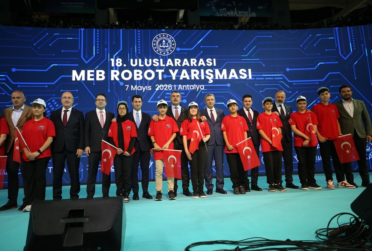 Milli Eğitim Bakanı Tekin, Antalya'daki 'Robot Yarışması'nda konuştu Açıklaması