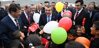 Milli Eğitim Bakanı Tekin, Van'da ilkokul öğrencileriyle buluştu