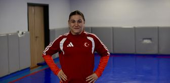 Milli güreşçi Beyza Nur Akkuş'un madalya sevinci