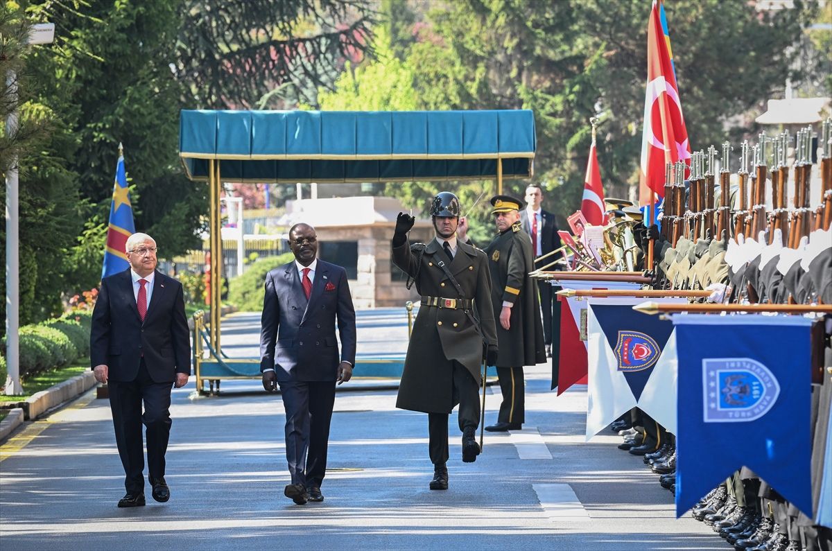 Milli Savunma Bakanı Güler, Kongolu mevkidaşı Muadiamvita ile görüştü