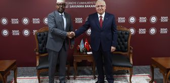 Milli Savunma Bakanı Güler, Somali Savunma Bakanı Fiqi ile görüştü