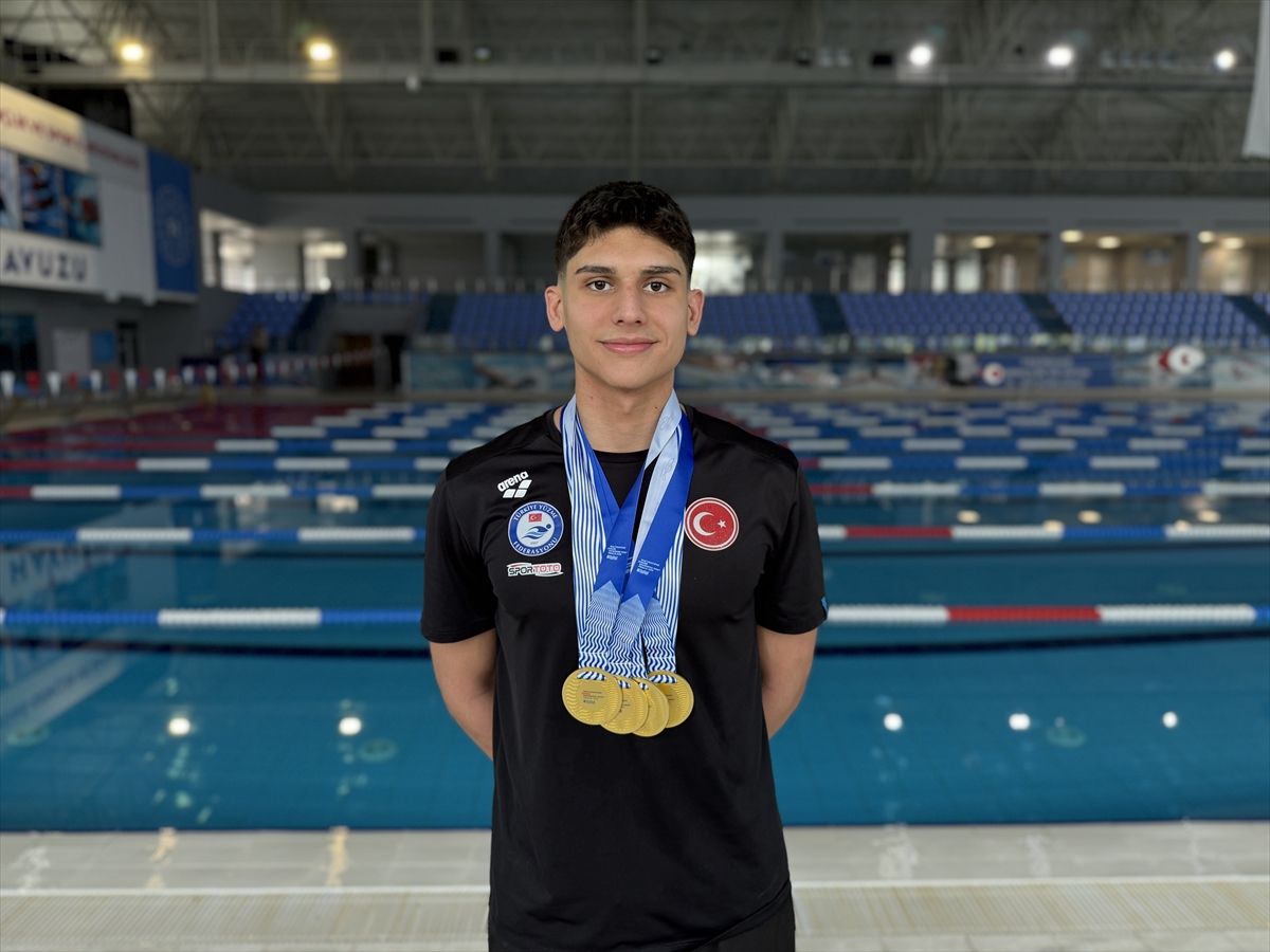 Milli yüzücü Emre Onuş yeni başarılar için çalışıyor