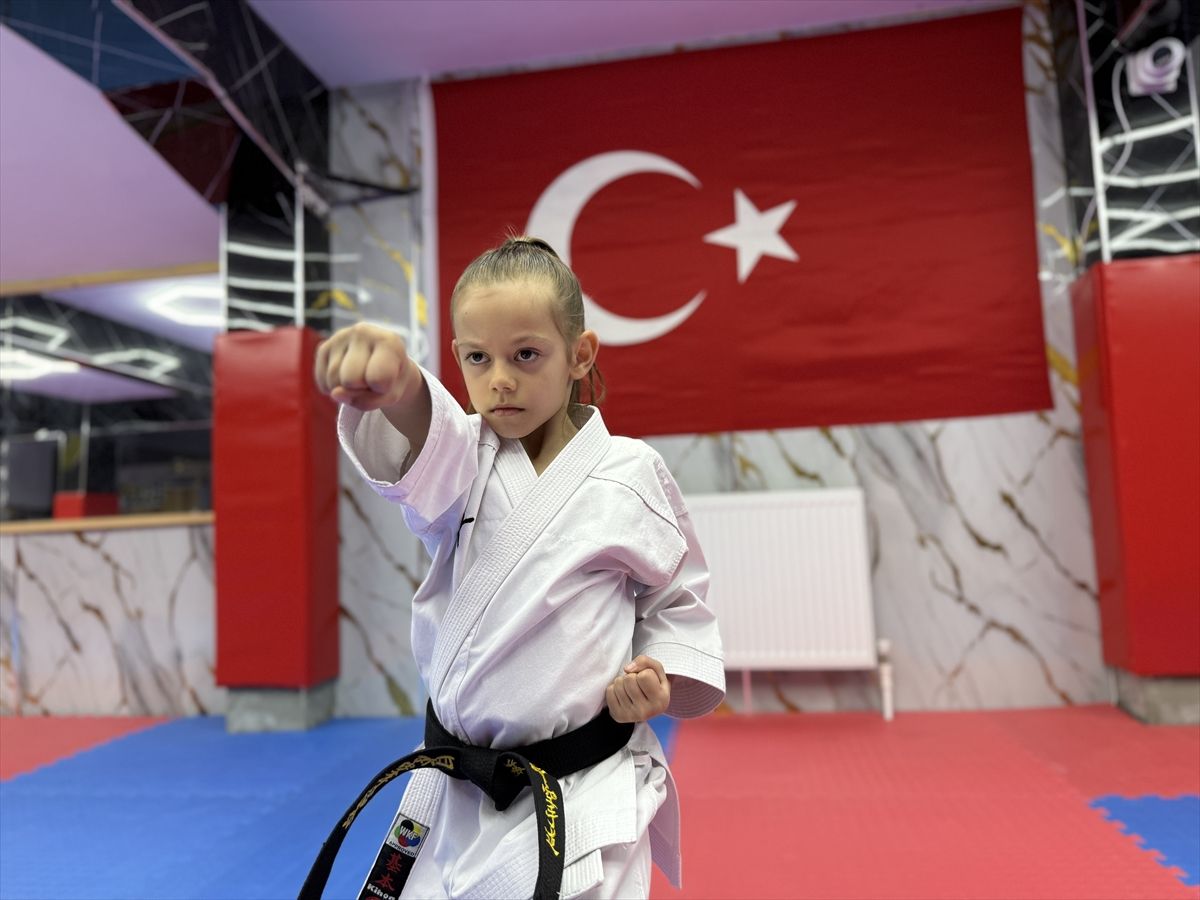 Minik milli karateci Ayza Akgün'ün hedefi Balkan şampiyonluğu