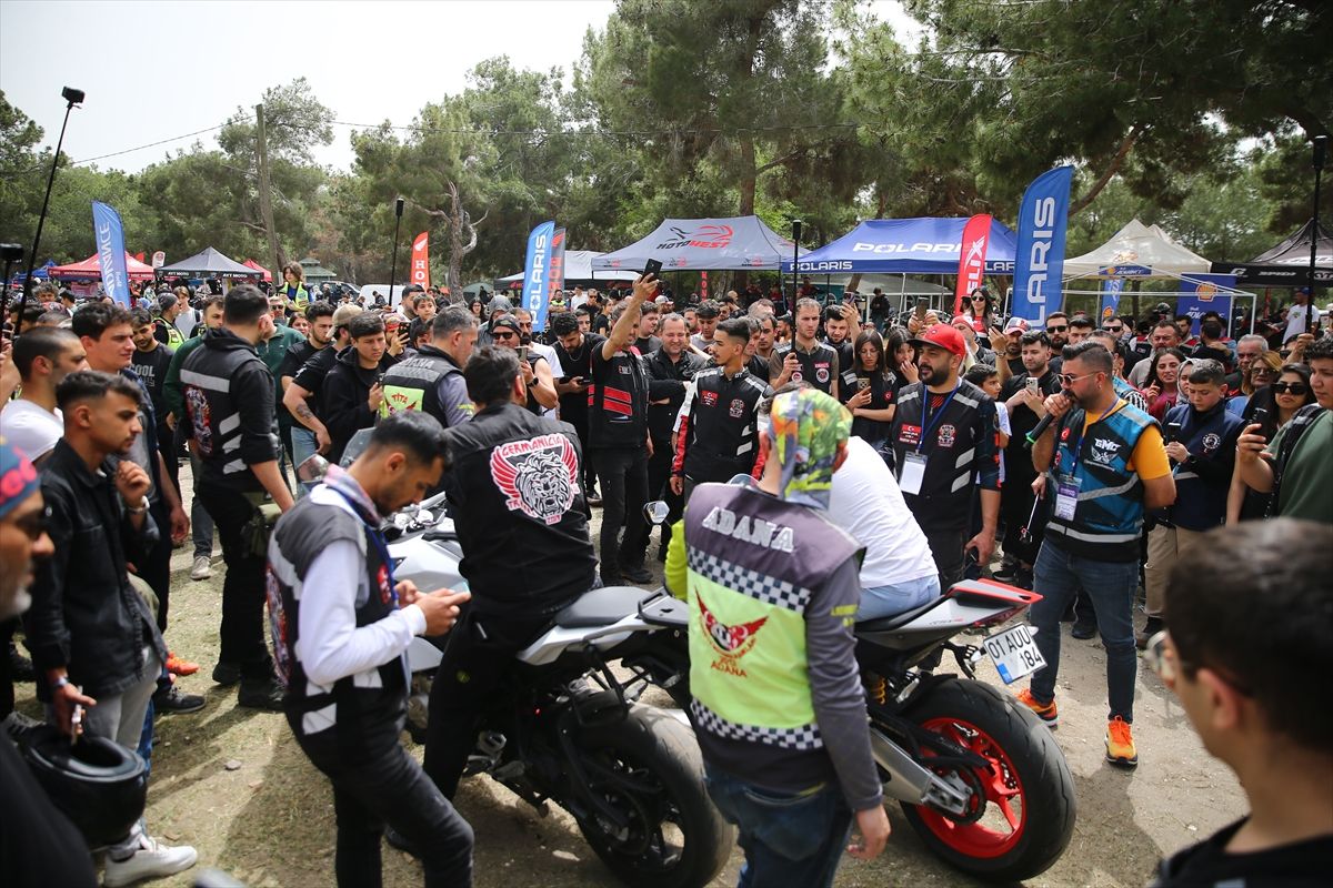 Motosiklet tutkunları Adana'daki motofestte bir araya geldi