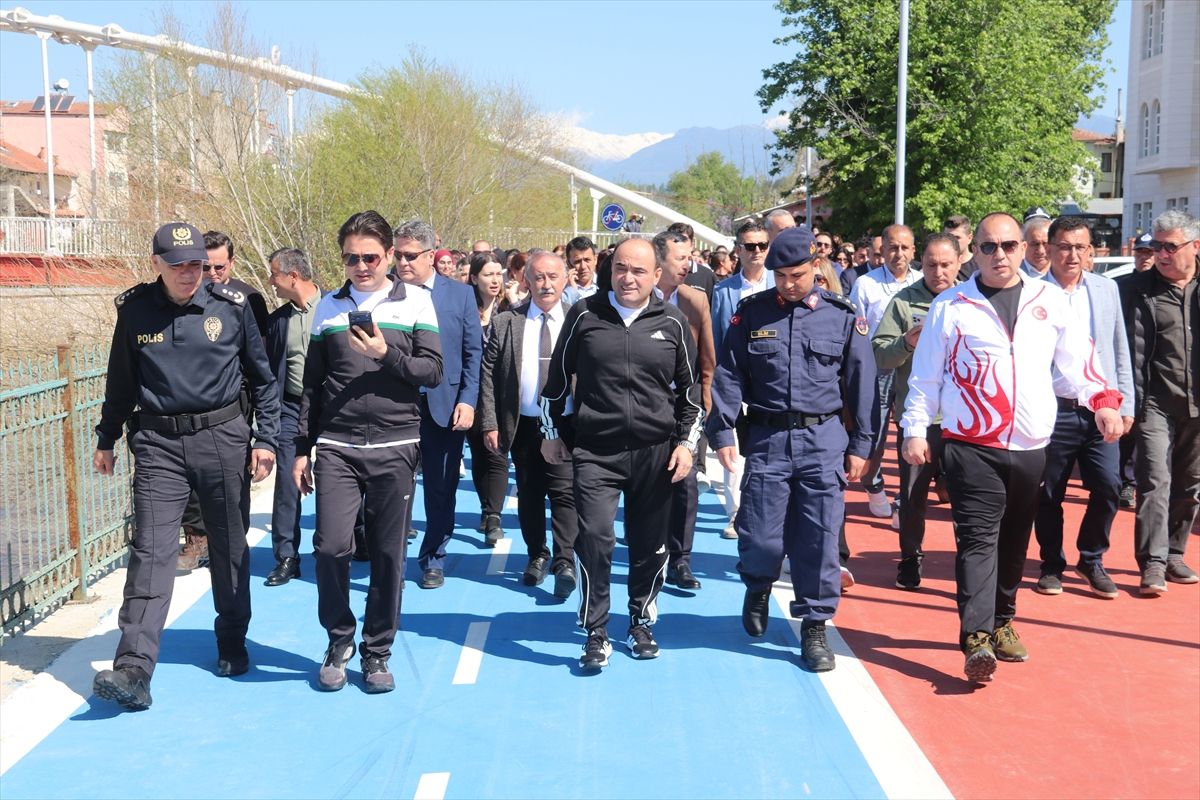 Muğla'da 'Dünya Sağlık Günü' dolayısıyla farkındalık yürüyüşü düzenlendi