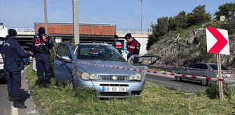 Muğla'da kontrolden çıkarak refüje çarpan araçtaki bebek öldü, anne ve babası yaralandı