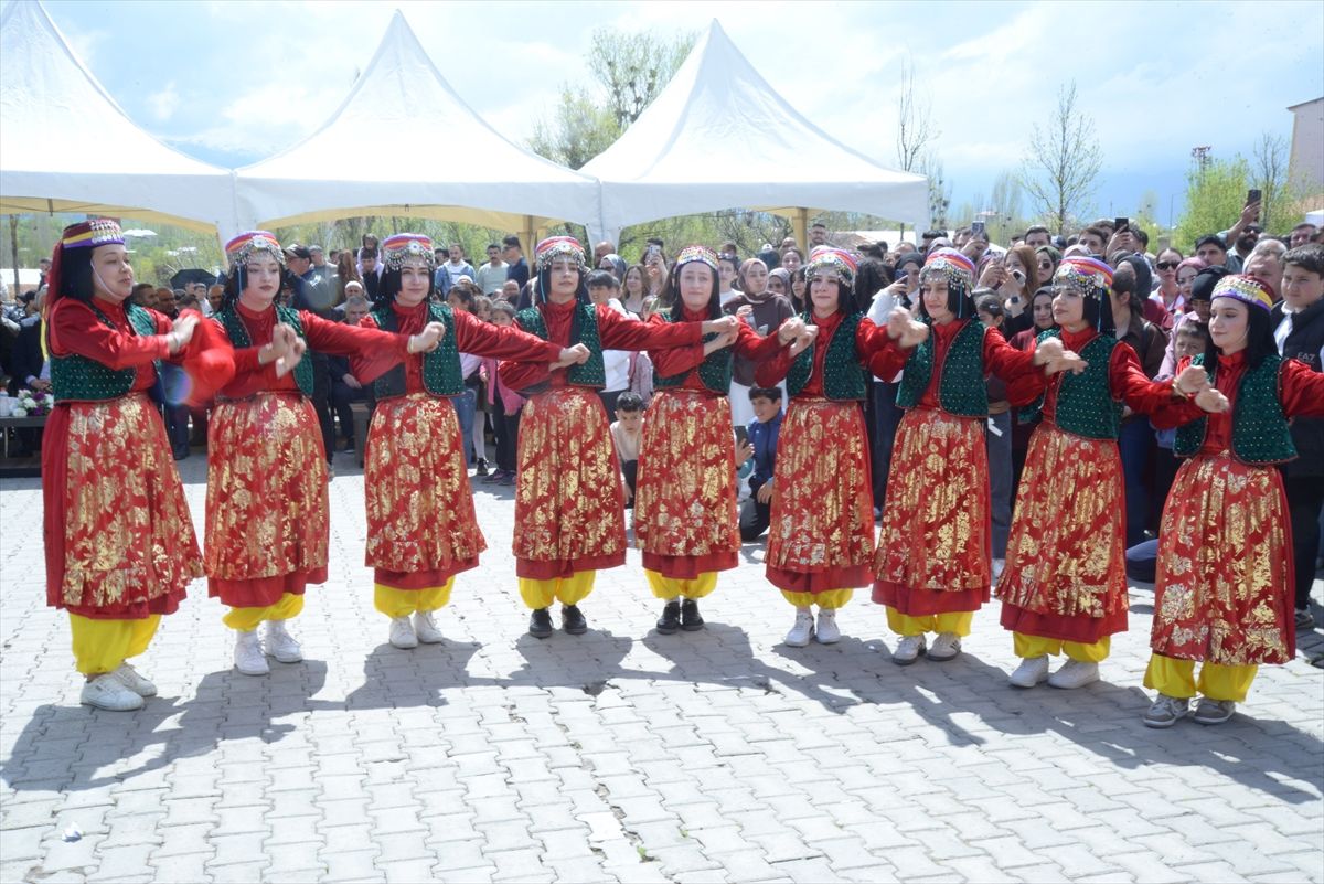 Muş'ta '8. Lale Festivali' düzenlendi