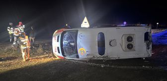 Muş'ta ambulansın devrilmesi sonucu 5 kişi yaralandı