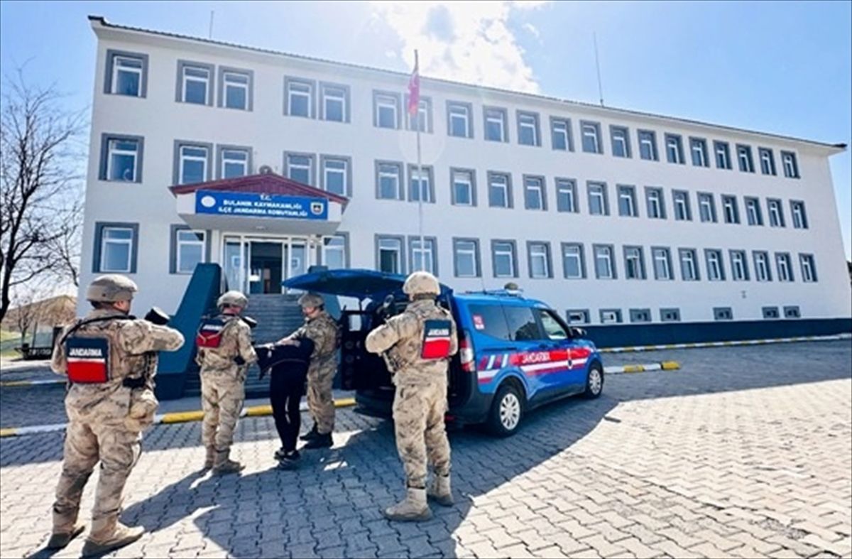 Muş'ta farklı suçlardan aranan şüpheli yakalandı