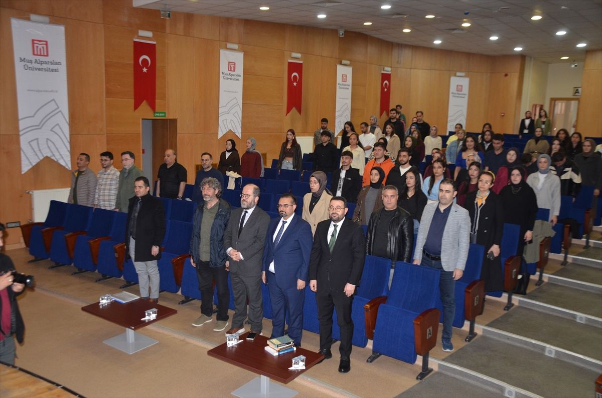 Muş'ta "İran'da Neler Oluyor?" konulu panel düzenlendi