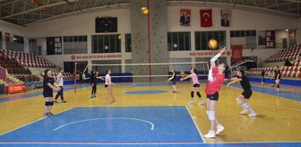 Muş'ta kadın voleybolcuların hedefi Türkiye şampiyonasına katılmak