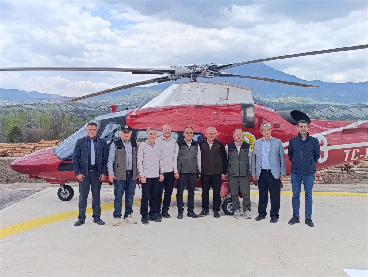 Nallıhan'da yangın söndürme helikopteri keşif uçuşu yaptı