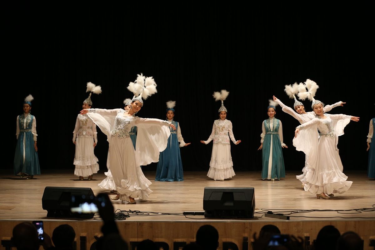 Niğde'de Nevruz Bayramı dolayısıyla konser ve gösteriler düzenlendi