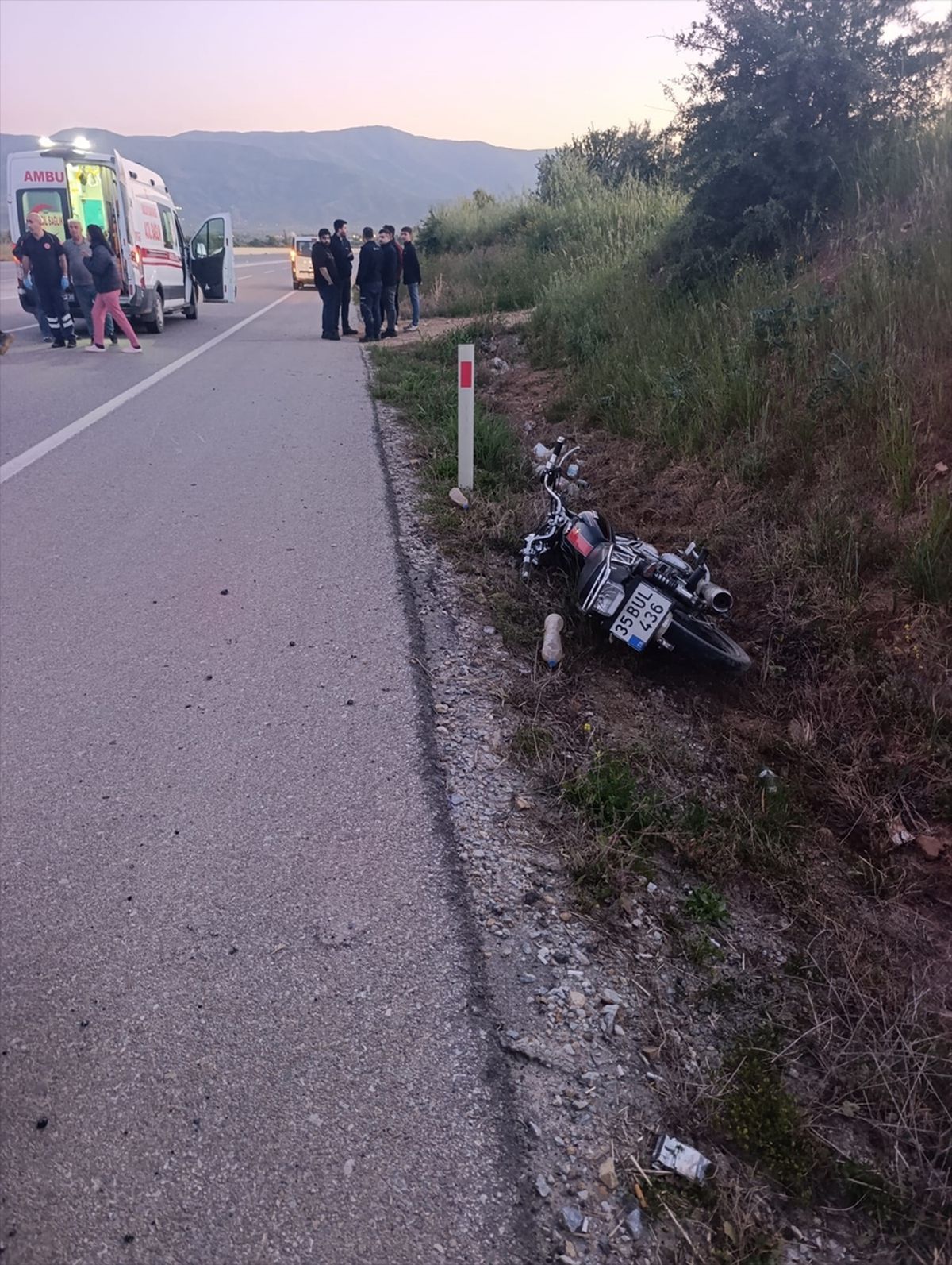 Ödemiş'te motosiklet kazasında 2 kişi yaralandı