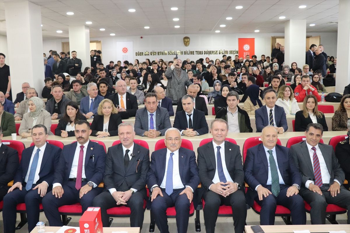 Ordu'da 'Karadeniz Stratejik İletişim ve Dezenformasyonla Mücadele Forumu' düzenlendi