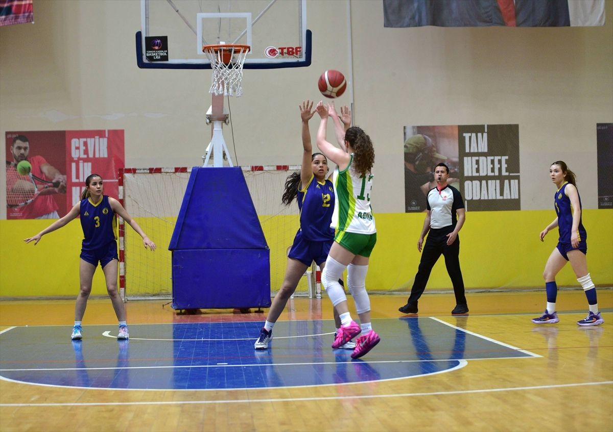 Osmaniye'de Okul Sporları 3X3 Basketbol Grup Birinciliği müsabakaları başladı