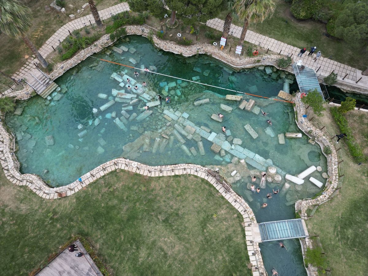 Pamukkale'deki 'Kleopatra Havuzu' yeniden ziyarete açıldı