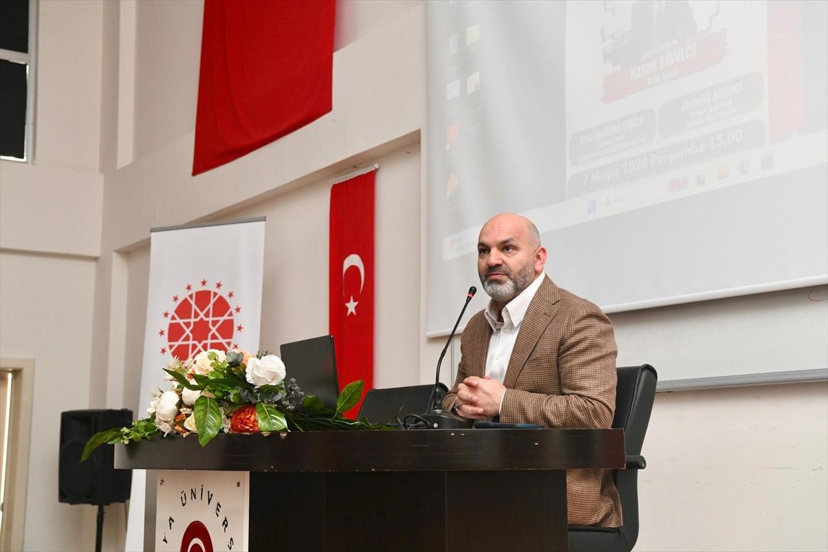 RTÜK Üyesi Davulcu, Amasya'da öğrencilerle dijital çağın fırsat ve risklerini konuştu