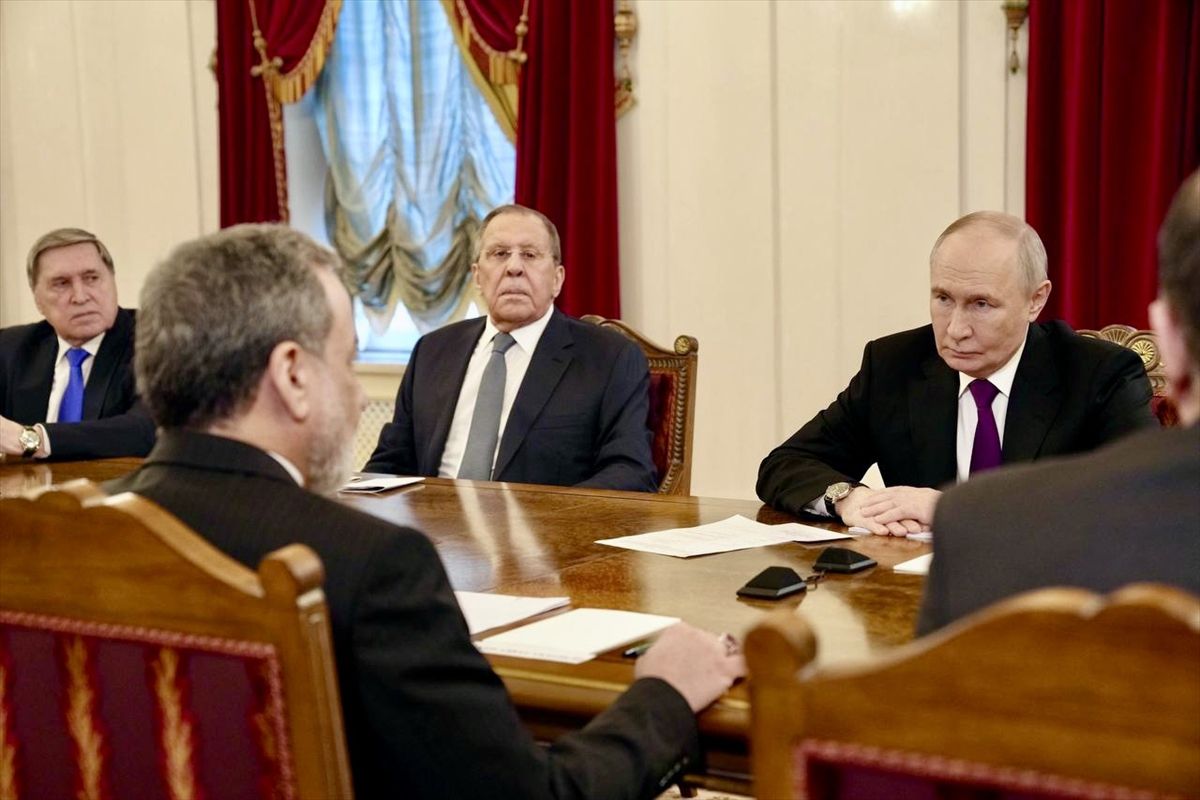 Rusya Devlet Başkanı Putin, İran Dışişleri Bakanı Erakçi ile görüştü Açıklaması