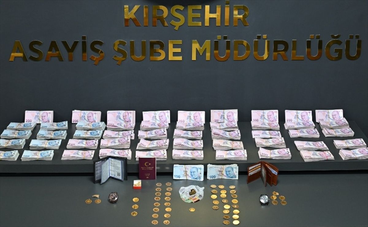 Kırşehir'de kuyumcuları düşük ayarlı altınla dolandırmak isteyen 2 şüpheli tutuklandı