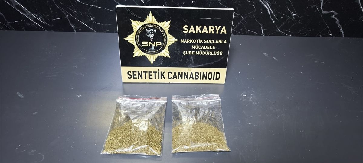 Sakarya'da uyuşturucu operasyonlarında gözaltına alınan 2 şüpheli tutuklandı